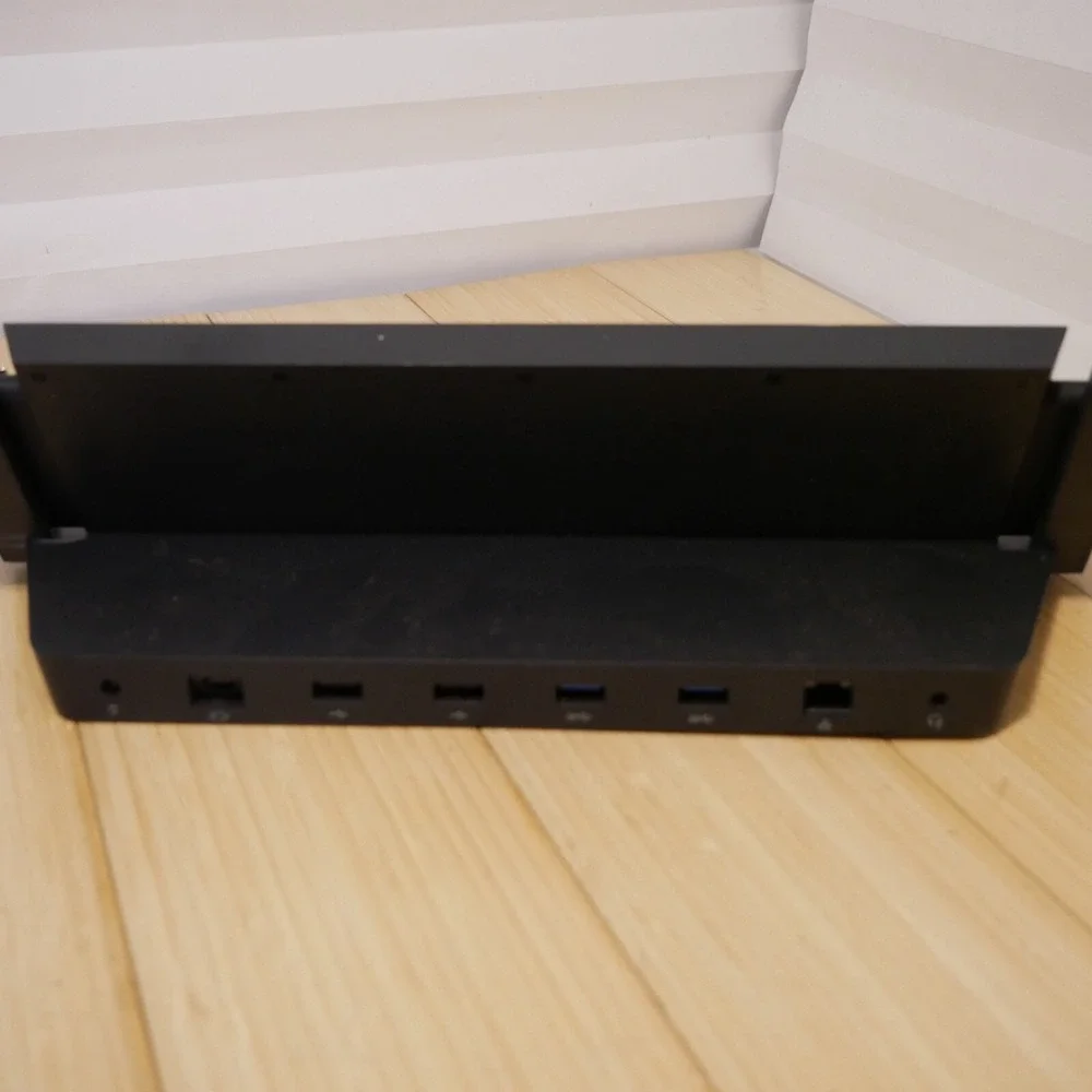 Surface Pro 3 Docking Station Model 1664 only (no charger) - 3‎